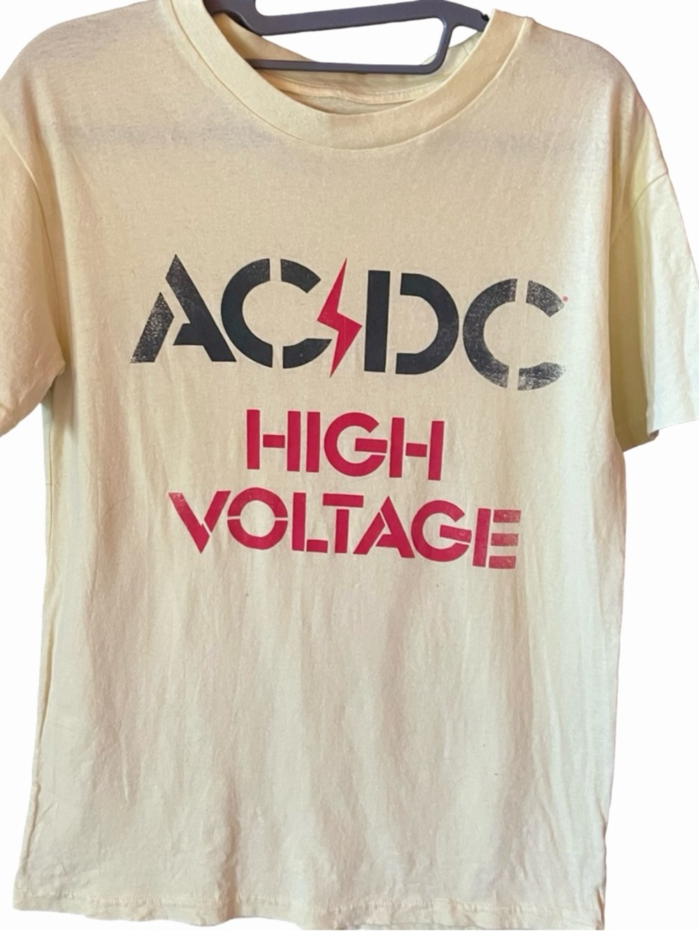 AC/DC High Voltage Graphic Tee in Pale Yellow S